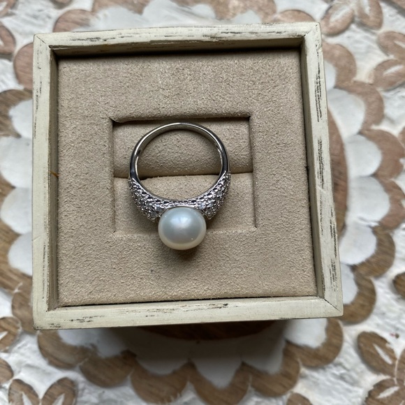 Pearl Style Ring - Picture 2 of 2